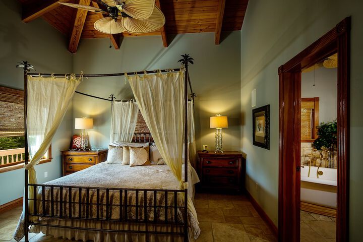 Room 3 of 178