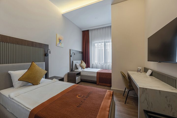 Room 52 of 86