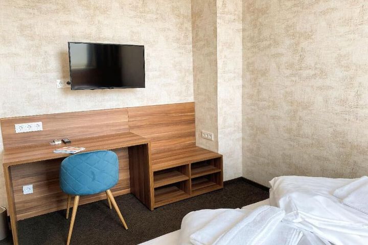 Room 2 of 19