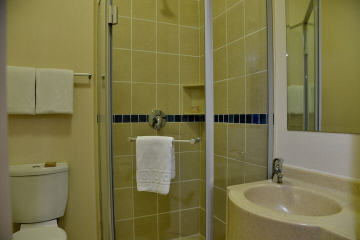 Room 16 of 27