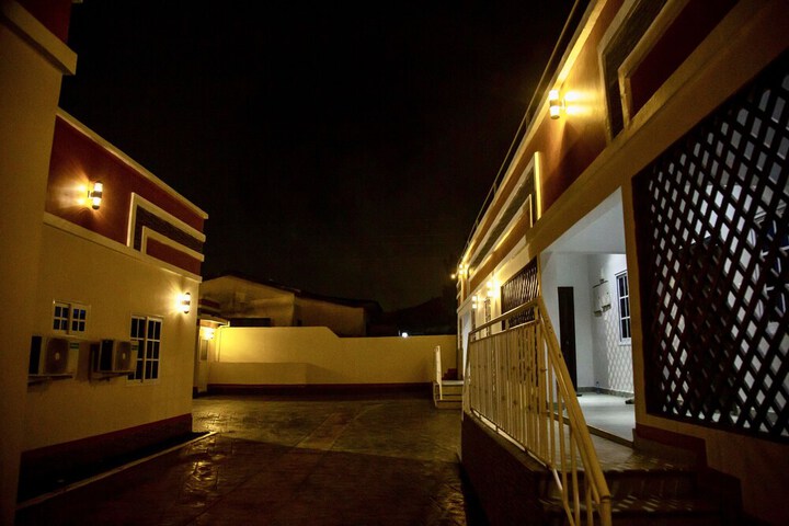 Hotel 75 of 77