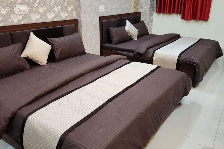 Room 8 of 18