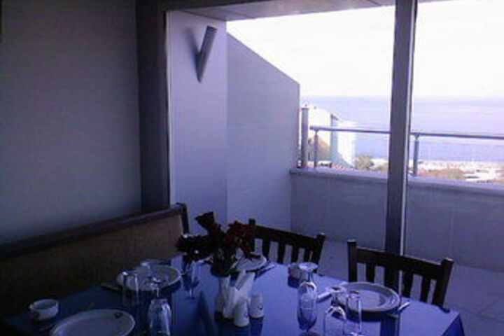 Dining 13 of 15