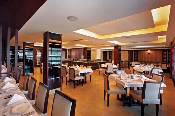 Dining Photos
