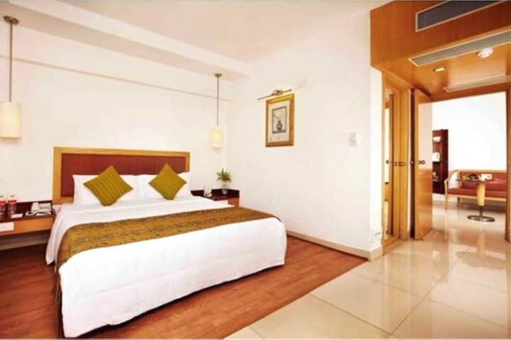 Room 8 of 43