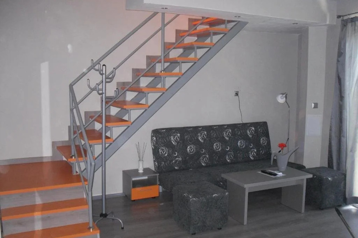 Room 3 of 10
