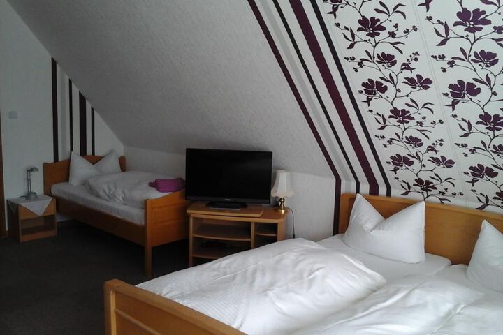 Room 13 of 21