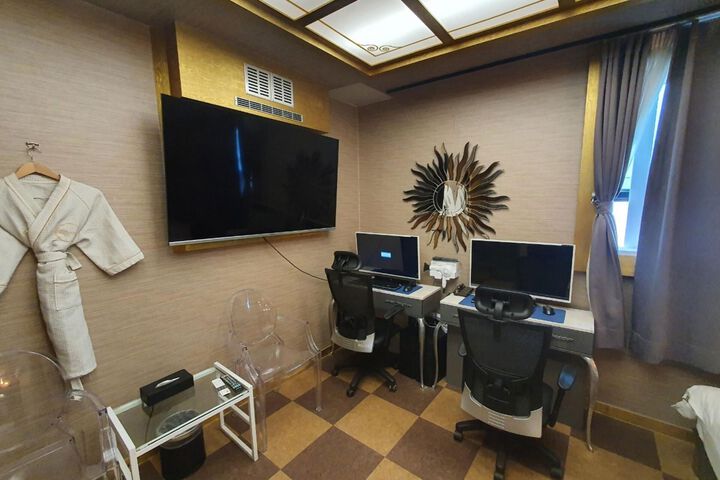 Room 134 of 138