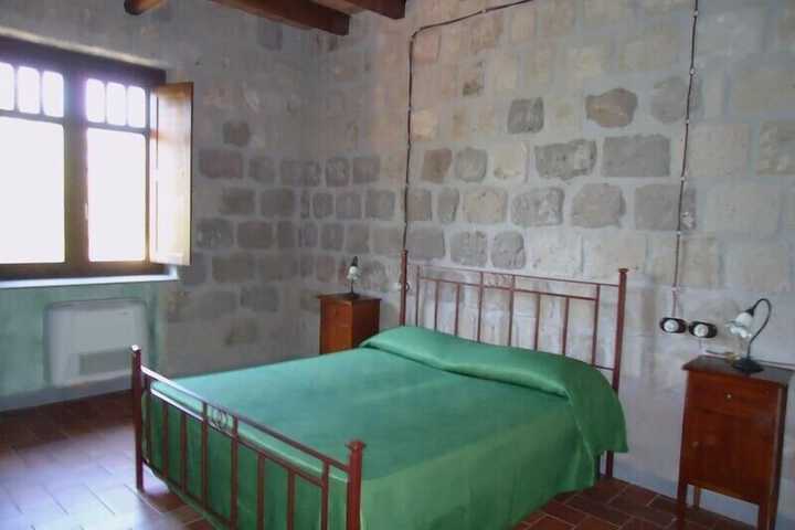 Room 8 of 38