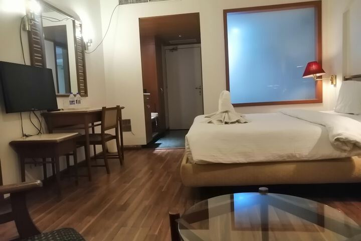 Room 72 of 181
