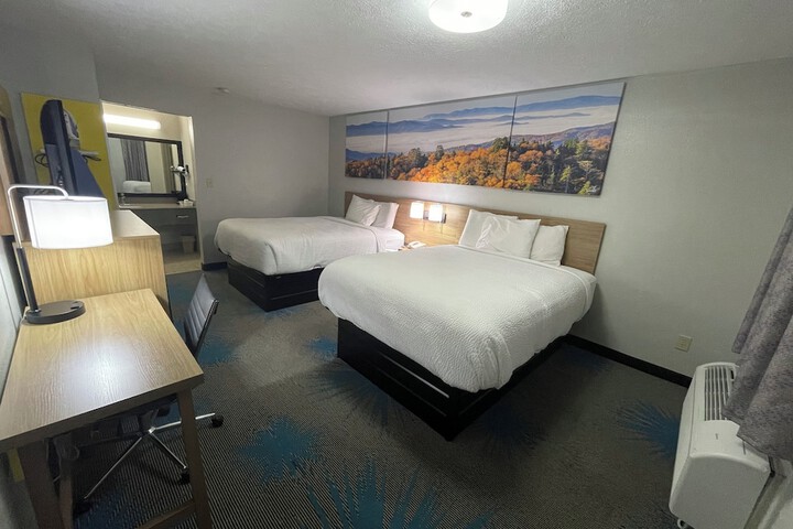 Room 6 of 47