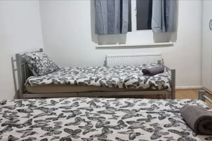 Room 2 of 4