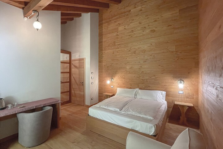 Room 7 of 29