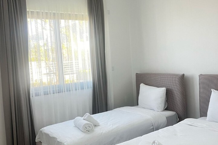 Room 25 of 196