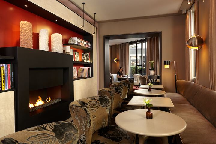 Lounge 39 of 59