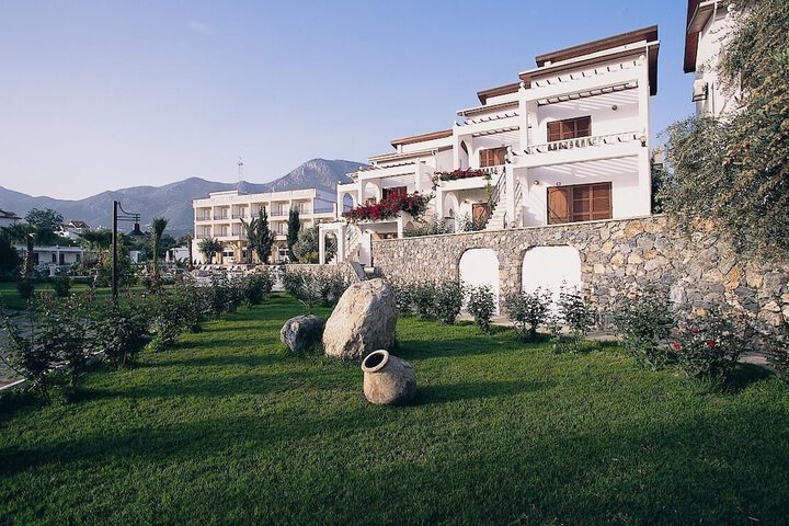 Hotel Exterior 15 of 19