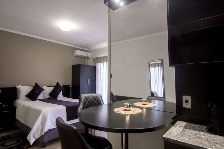 Room 3 of 27