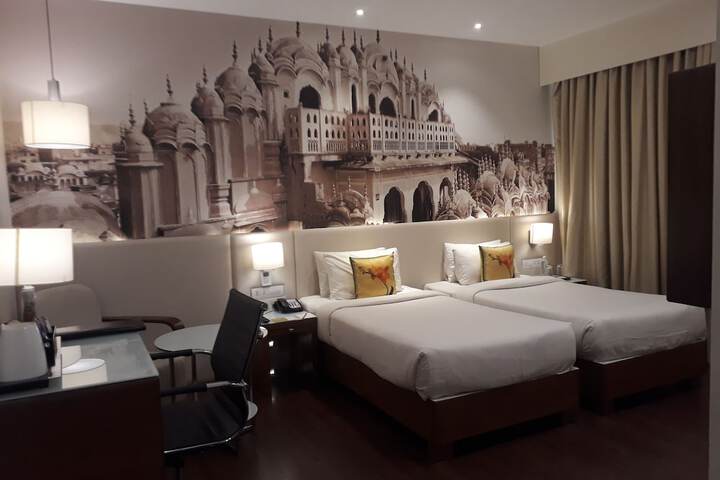 Room 34 of 129