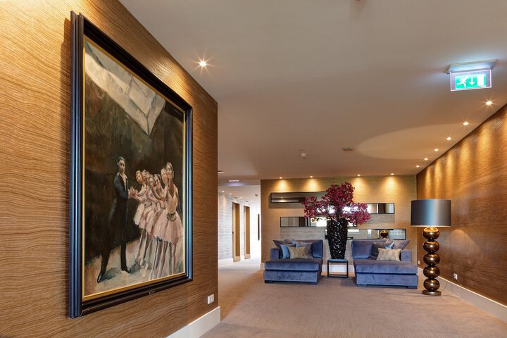 Room 14 of 65