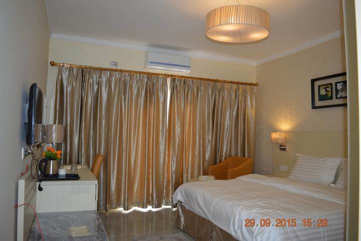 Room 11 of 44