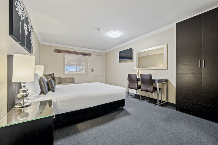 Room 11 of 46