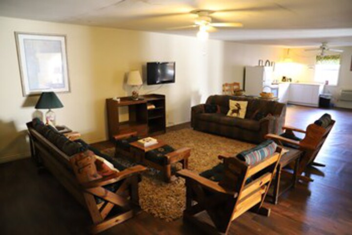 Room 2 of 38