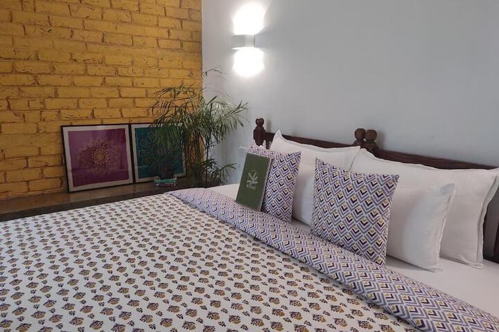 Room 7 of 27