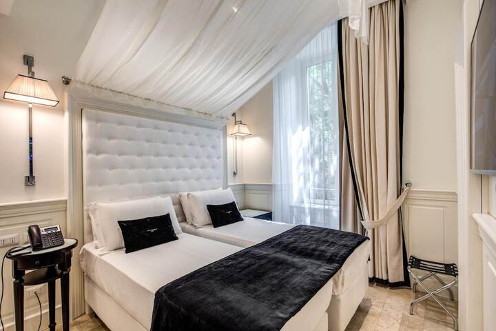 Room 21 of 48