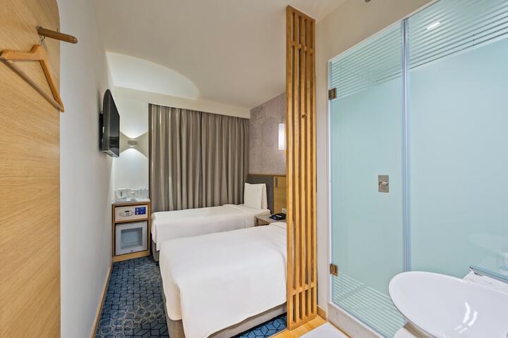 Room 5 of 41