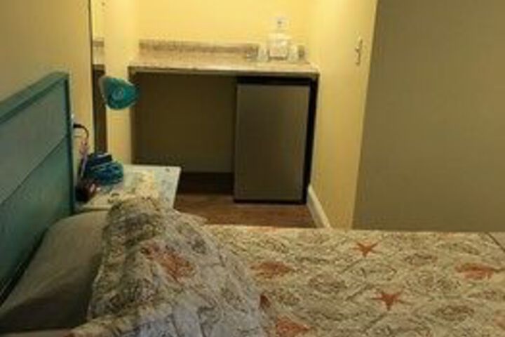 Room 13 of 28