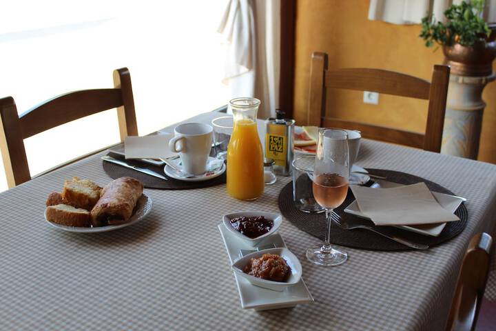 Breakfast/Coffee Service 15 of 31
