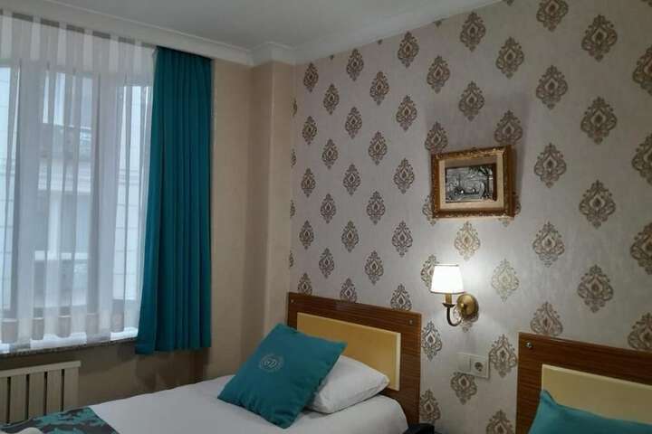Room 10 of 40