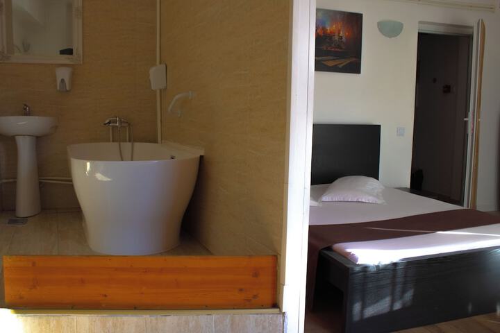 Room 37 of 46