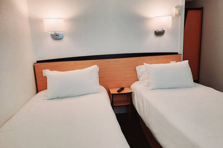 Room 3 of 17