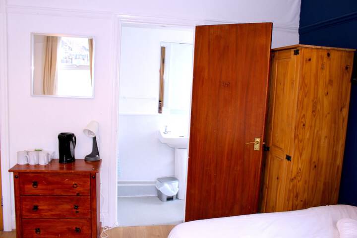 Room 62 of 106