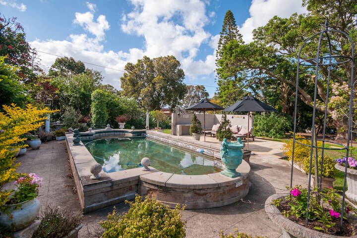Pool 51 of 86