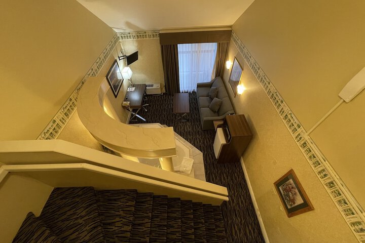 Room 19 of 112