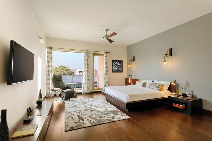 Room 6 of 37
