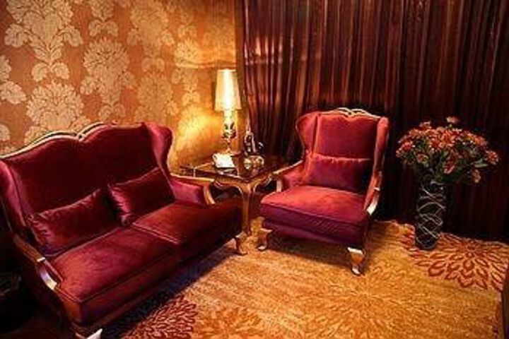 Room 15 of 18