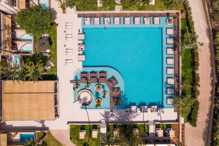 Pool 212 of 332
