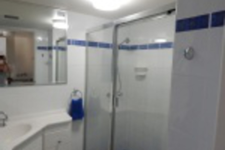 Room 65 of 560