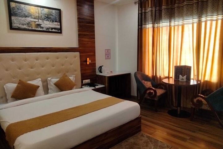 Room 19 of 73