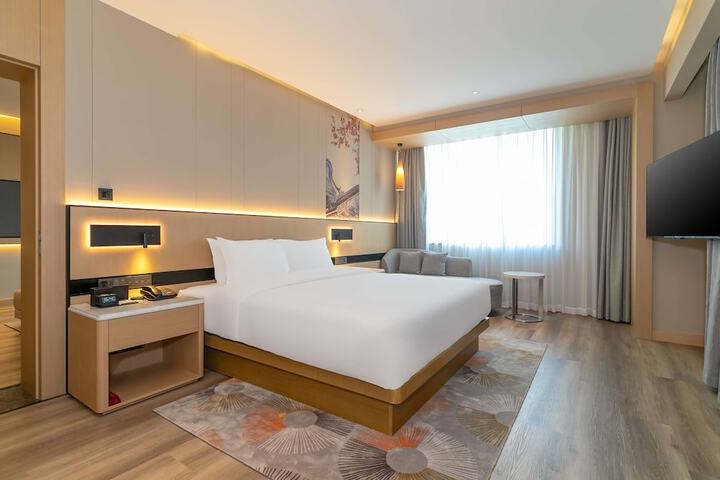 Room 12 of 86