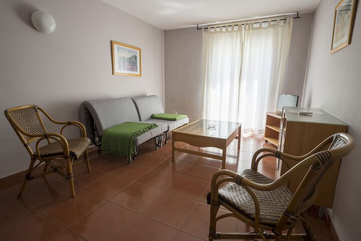 Room 32 of 68