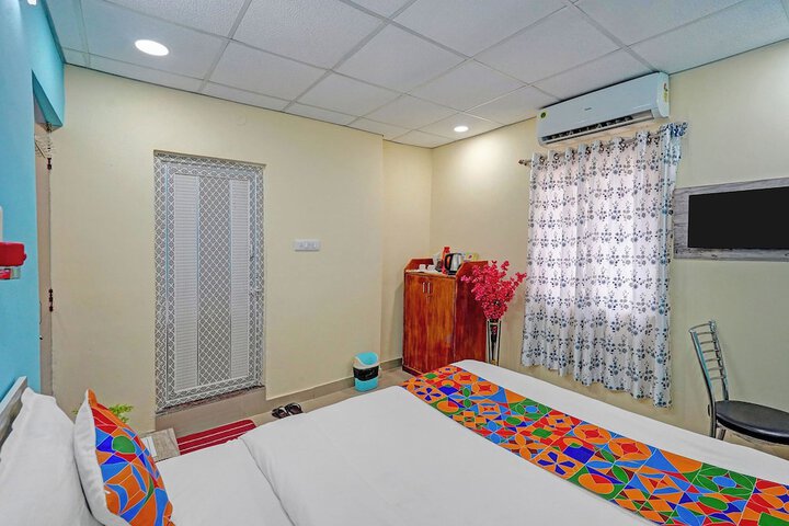 Room 10 of 29
