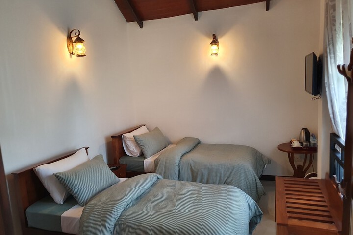 Room 13 of 43