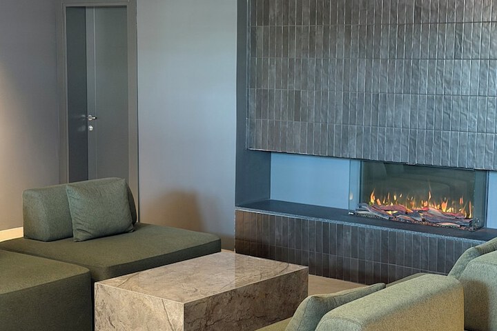 Lounge 41 of 44