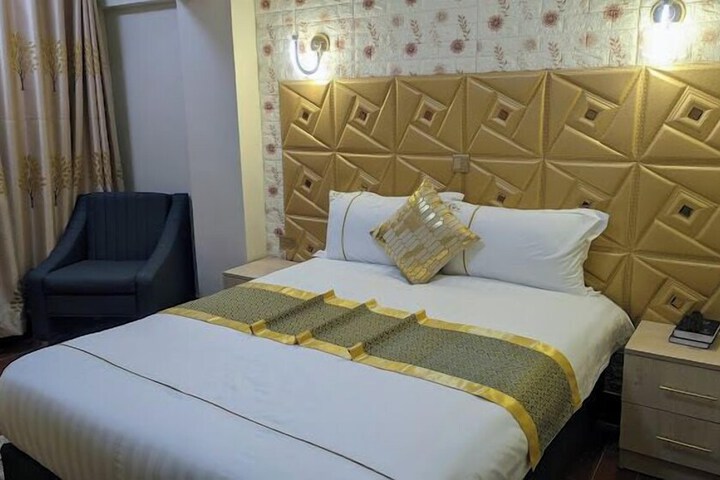 Room 21 of 46