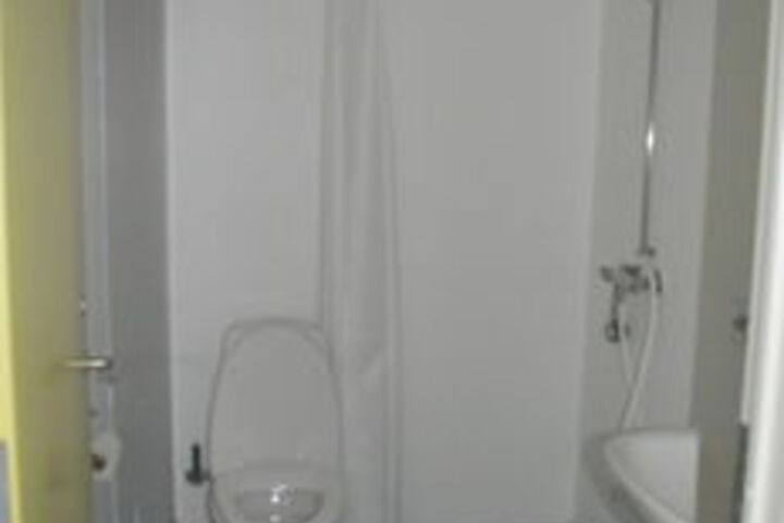 Room 6 of 70