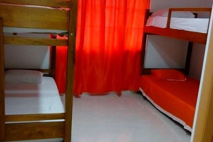 Room 4 of 9